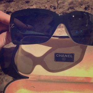 Chanel Sunglasses excellent condition.
